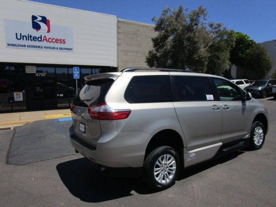 Used 2016 Toyota Sienna XLE Base - VMI Side Entry Entry In Floor Automatic Ramp