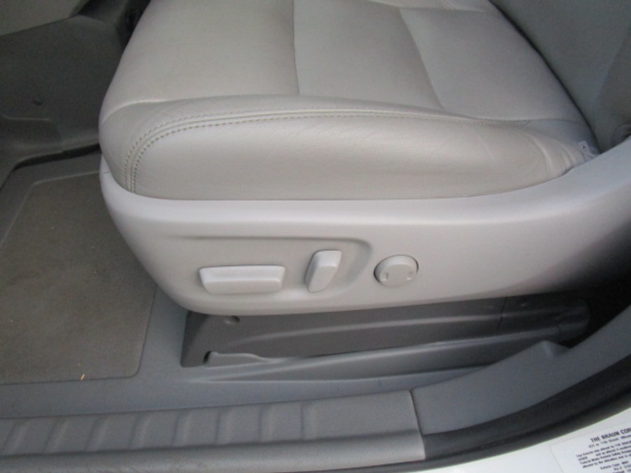 Used 2020 Toyota Sienna XLE Base - BraunAbility Side Entry Entry Fold Out Automatic Ramp