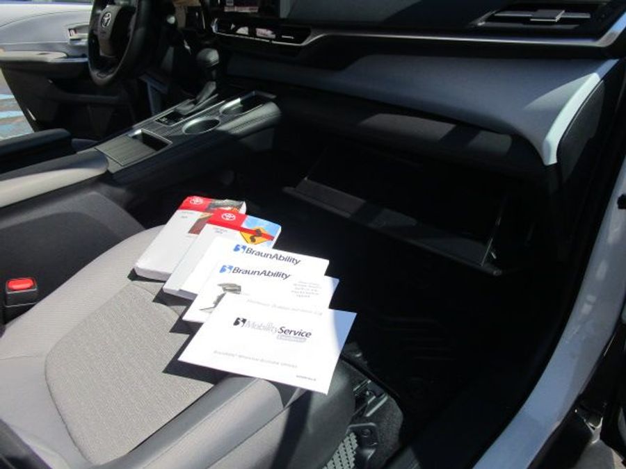 New 2025 Toyota Sienna Hybrid LE - BraunAbility Commercial Rear Entry Entry Fold Out Manual Ramp