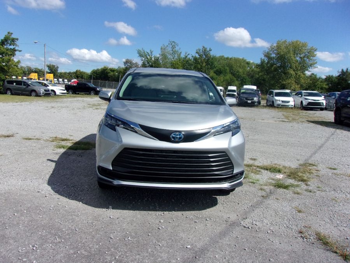 2025 TOYOTA SIENNA - Image 3