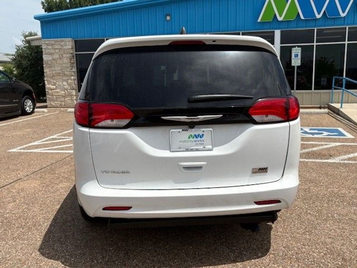 2024 CHRYSLER VOYAGER - Image 3