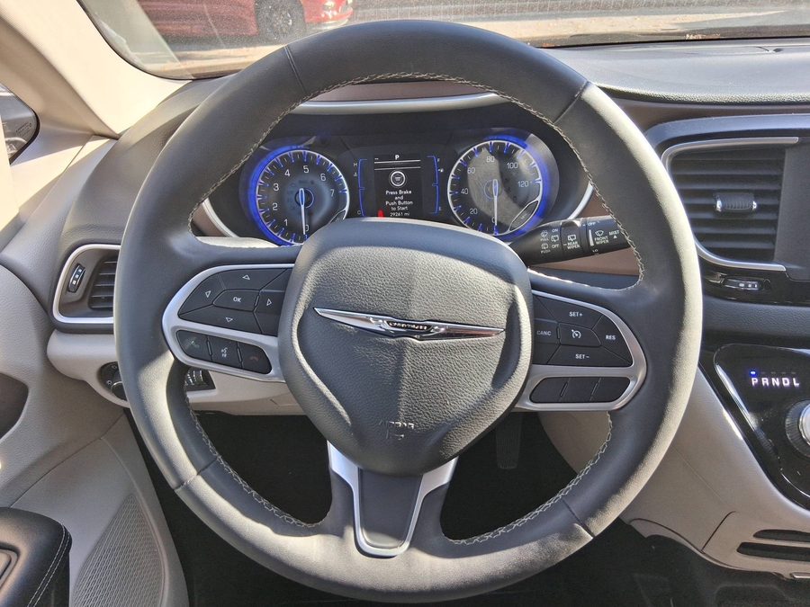  Chrysler Voyager image number 9
