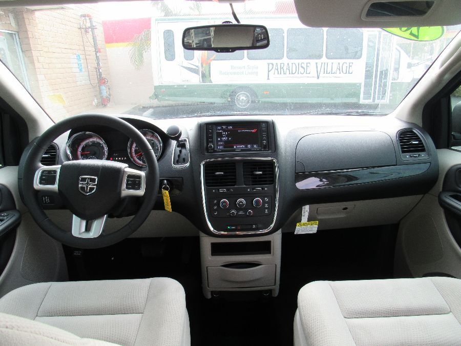 Grey Dodge Grand Caravan image number 6