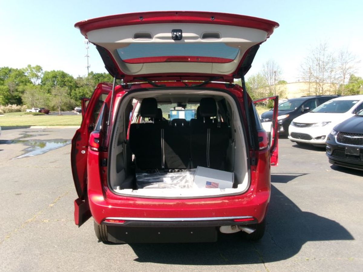 2024 CHRYSLER PACIFICA - Image 24