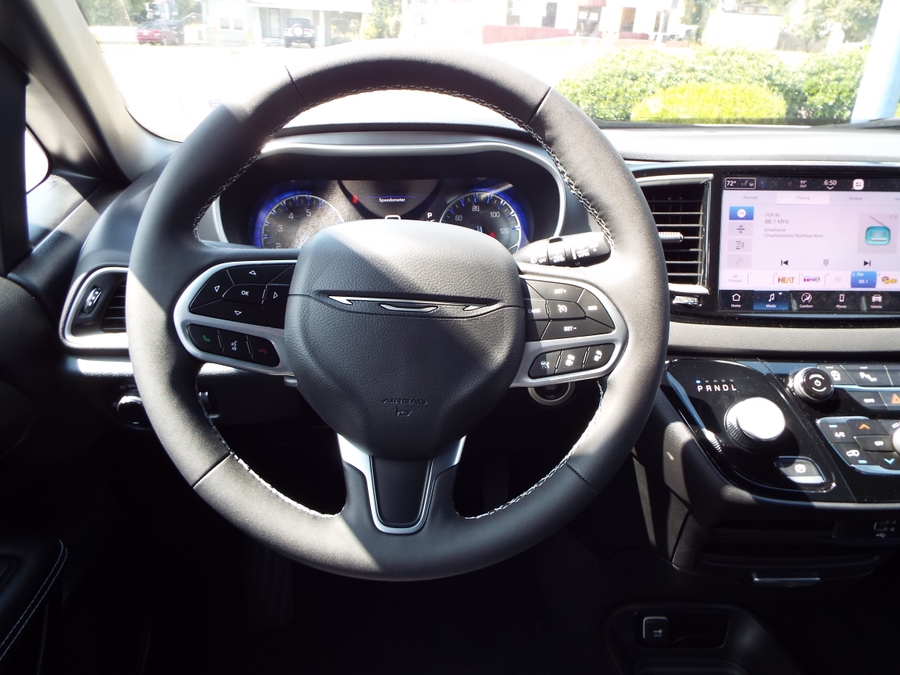 2027 Chrysler Voyager LX - Photo 21