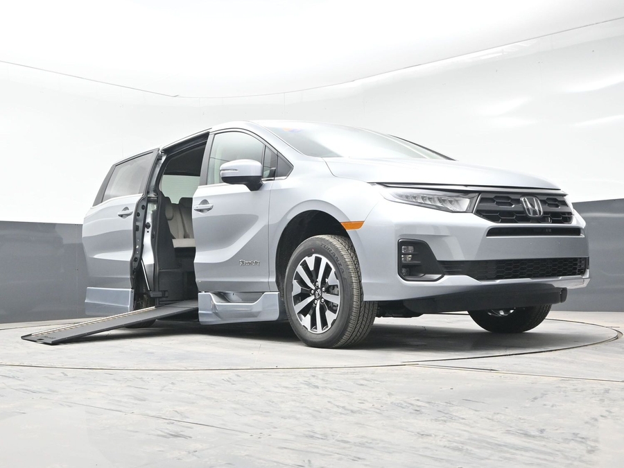New 2026 Honda Odyssey EX-L - BraunAbility Side Entry Entry In Floor Automatic Ramp
