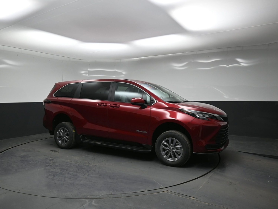 New 2026 Toyota Sienna Hybrid LE - BraunAbility Commercial Rear Entry Entry Fold Out Manual Ramp