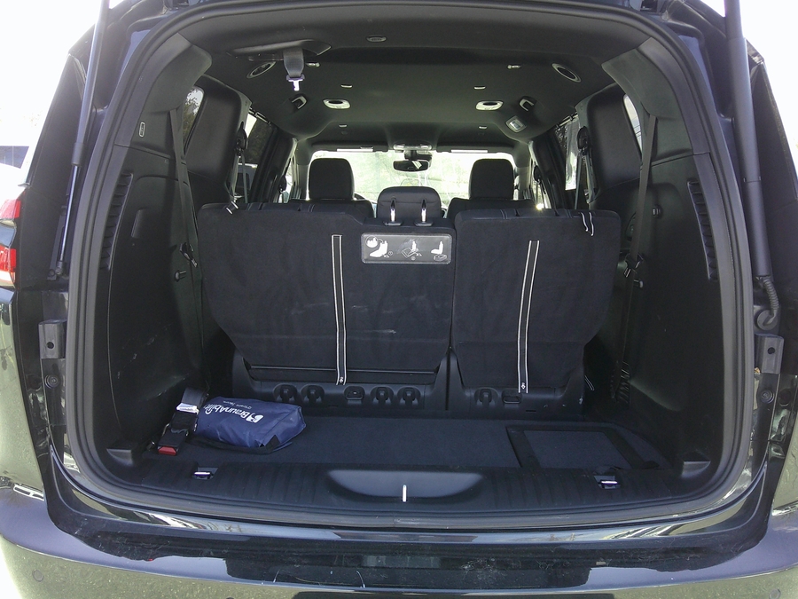 Black Chrysler Pacifica image number 18
