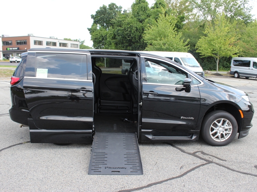 Número de imagen Chrysler Pacifica negro 7