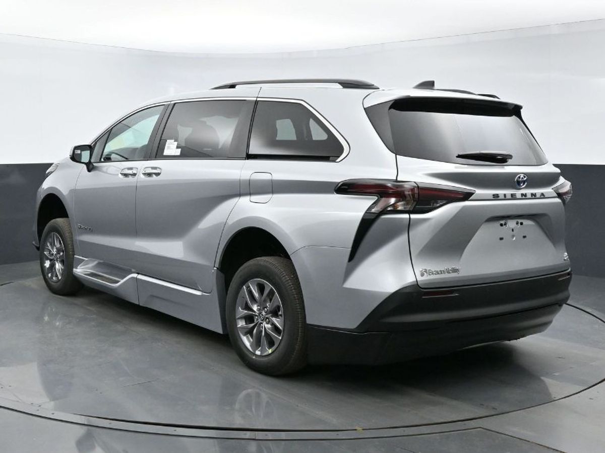 2023 TOYOTA SIENNA - Image 21
