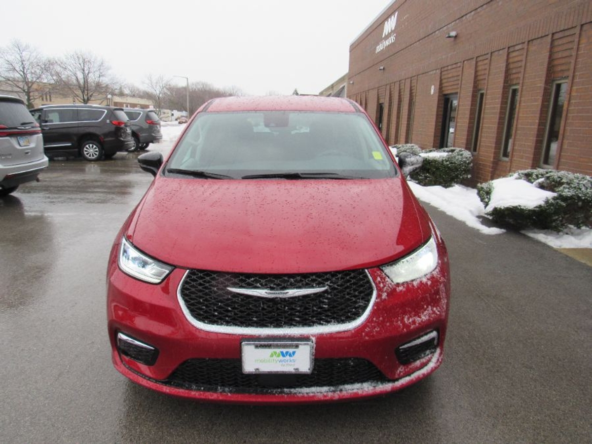 2024 CHRYSLER PACIFICA - Image 5