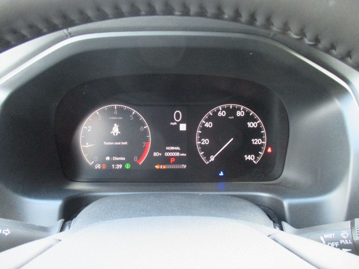 Red Honda Odyssey image number 17