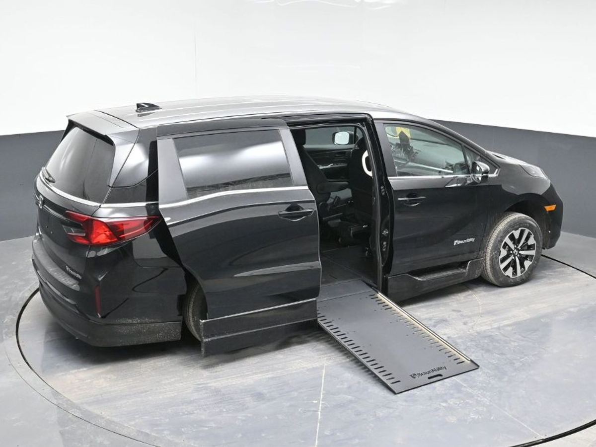 Número de imagen del Honda Odyssey negro 25