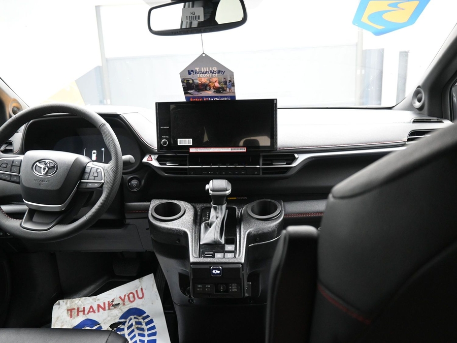 Grey Toyota Sienna image number 12