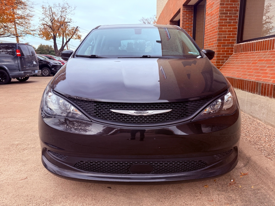 Used 2022 Chrysler Voyager LX - ATS Rear Entry Entry Fold Out Manual Ramp