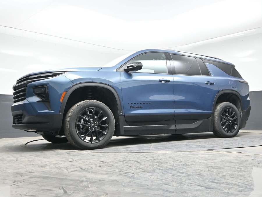 New 2025 Chevrolet Traverse 1LT Midnight - BraunAbility Side Entry Entry In Floor Automatic Ramp