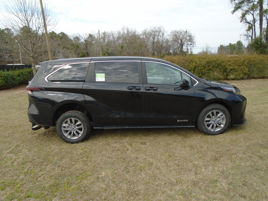 2025 TOYOTA SIENNA - Image 17