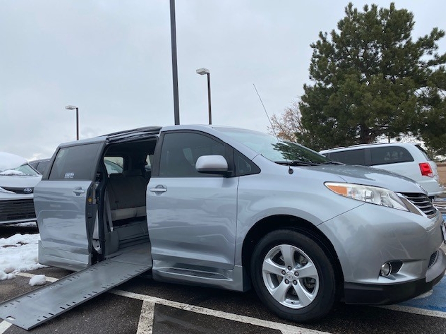 Used 2013 Toyota Sienna LE - BraunAbility Side Entry Entry In Floor Automatic Ramp