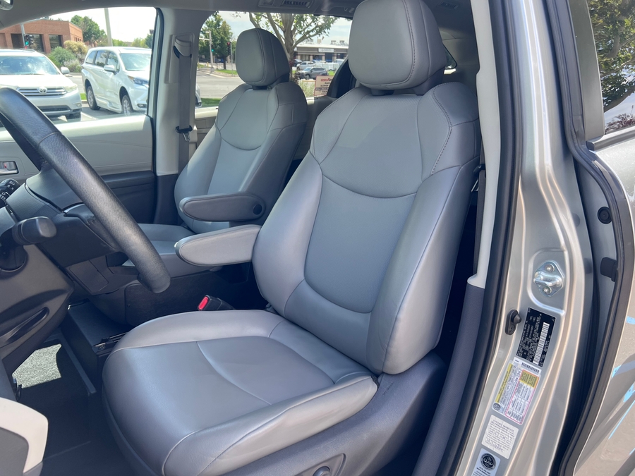 Used 2021 Toyota Sienna Hybrid XLE - VMI Side Entry In Floor Automatic Ramp