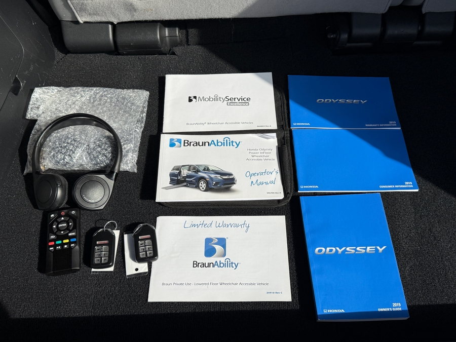 Used 2019 Honda Odyssey Elite - BraunAbility Side Entry Entry In Floor Automatic Ramp