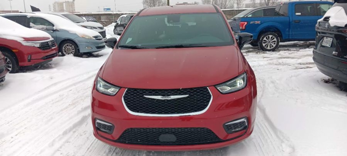 Red Chrysler Pacifica image number 4