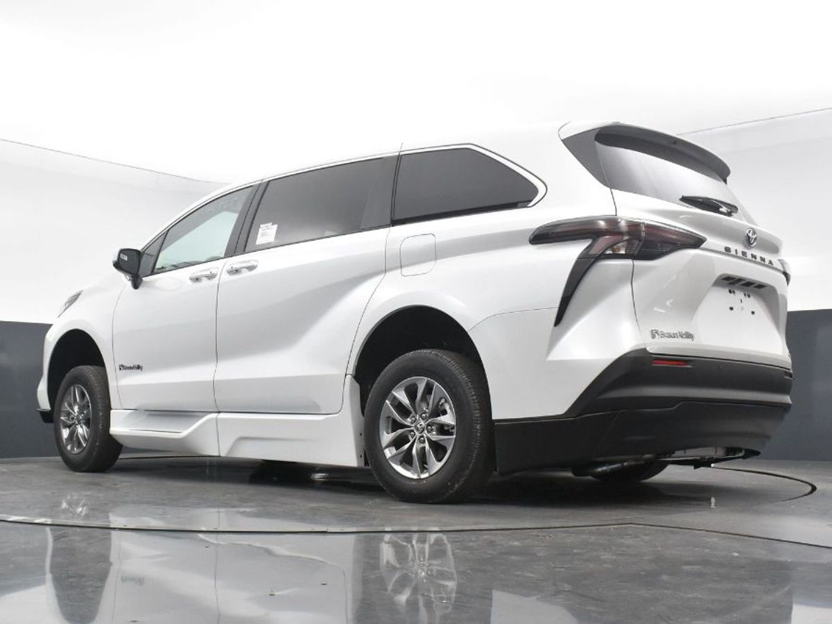 2023 TOYOTA SIENNA - Image 19