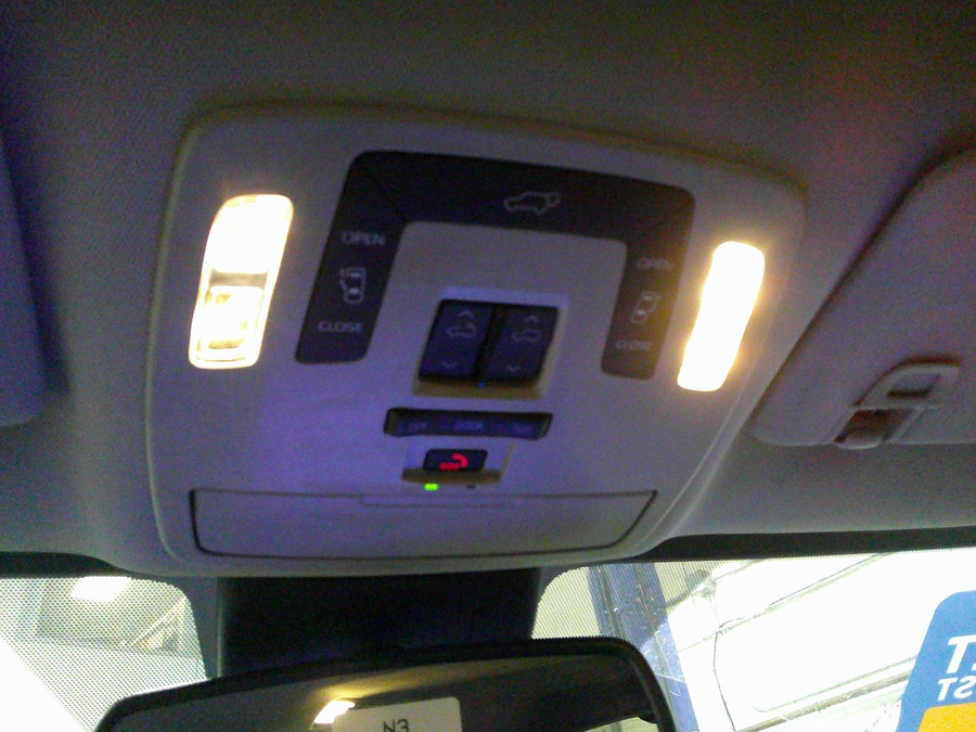 Black Toyota Sienna image number 19