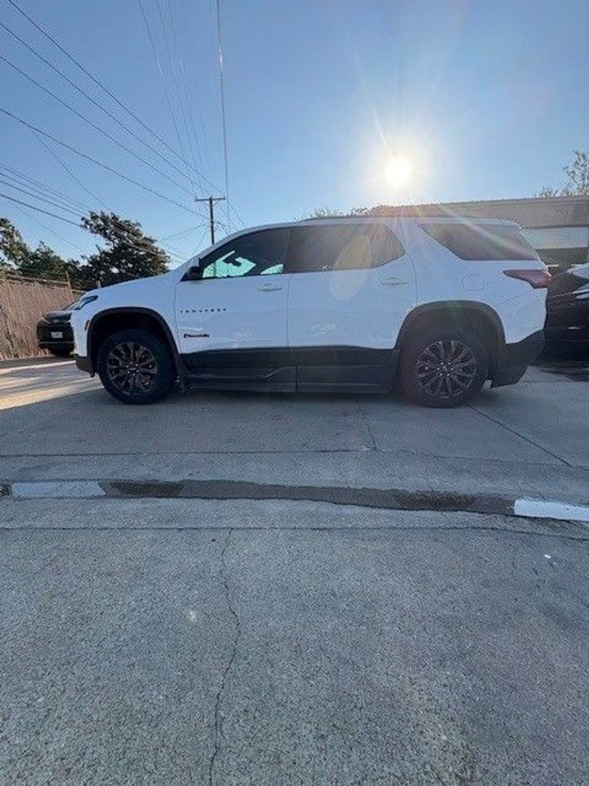 2023 CHEVROLET TRAVERSE - Image 1