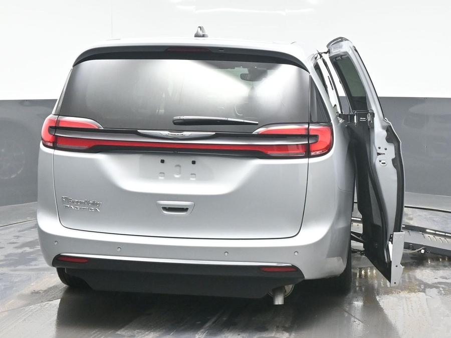 Used 2024 Chrysler Pacifica Touring L - BraunAbility Side Entry Entry Fold Out Automatic Ramp