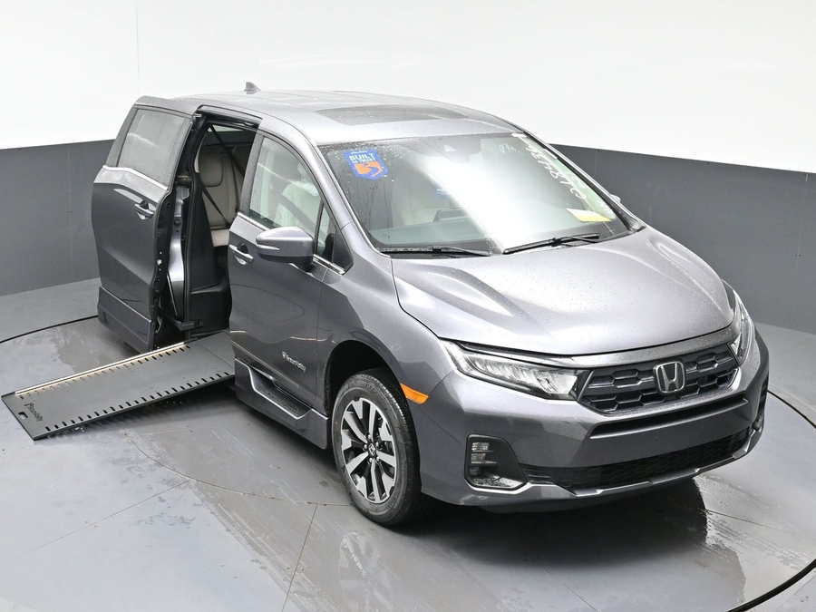 Grey Honda Odyssey image number 19
