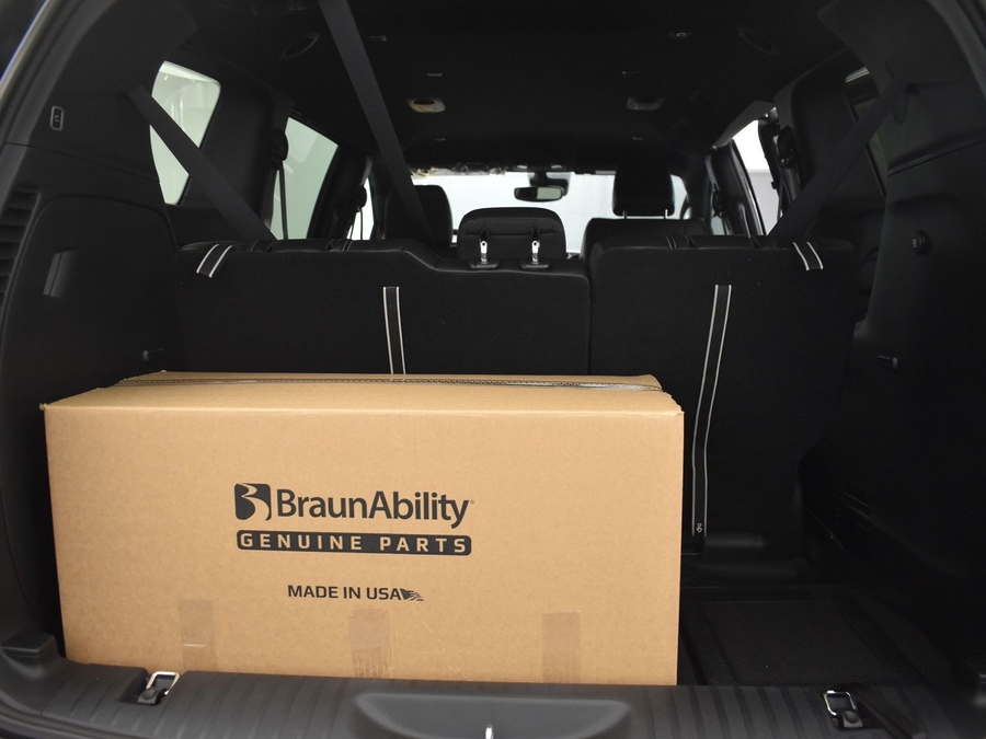 New 2025 Chrysler Pacifica Select Safety - BraunAbility Side Entry Entry In Floor Automatic Ramp
