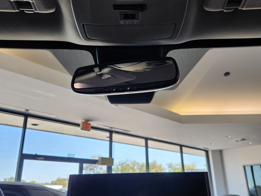 Grey Toyota Sienna image number 15