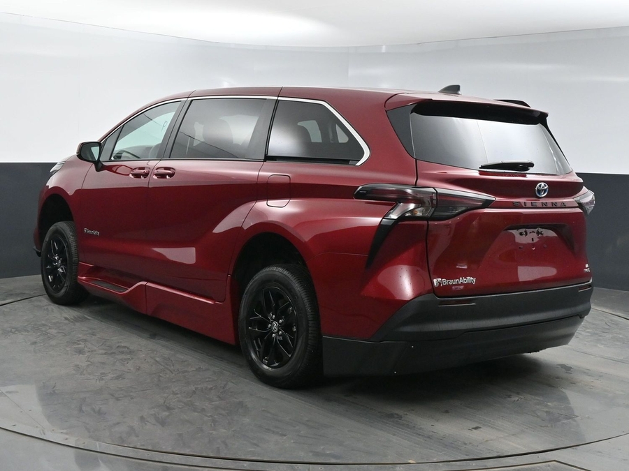 Used 2023 Toyota Sienna Hybrid LE - BraunAbility Side Entry Entry Fold Out Automatic Ramp