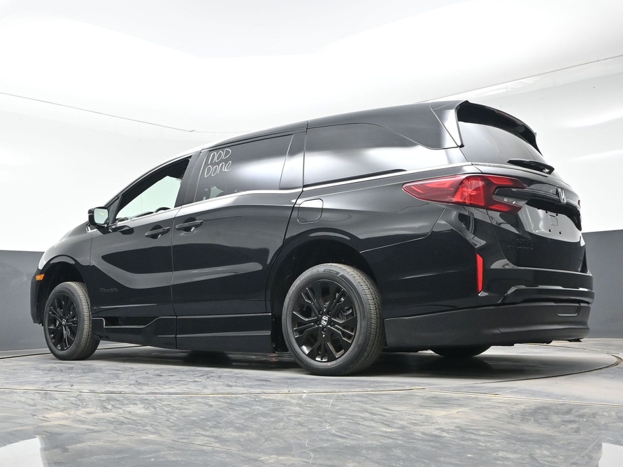 Black Honda Odyssey image number 8