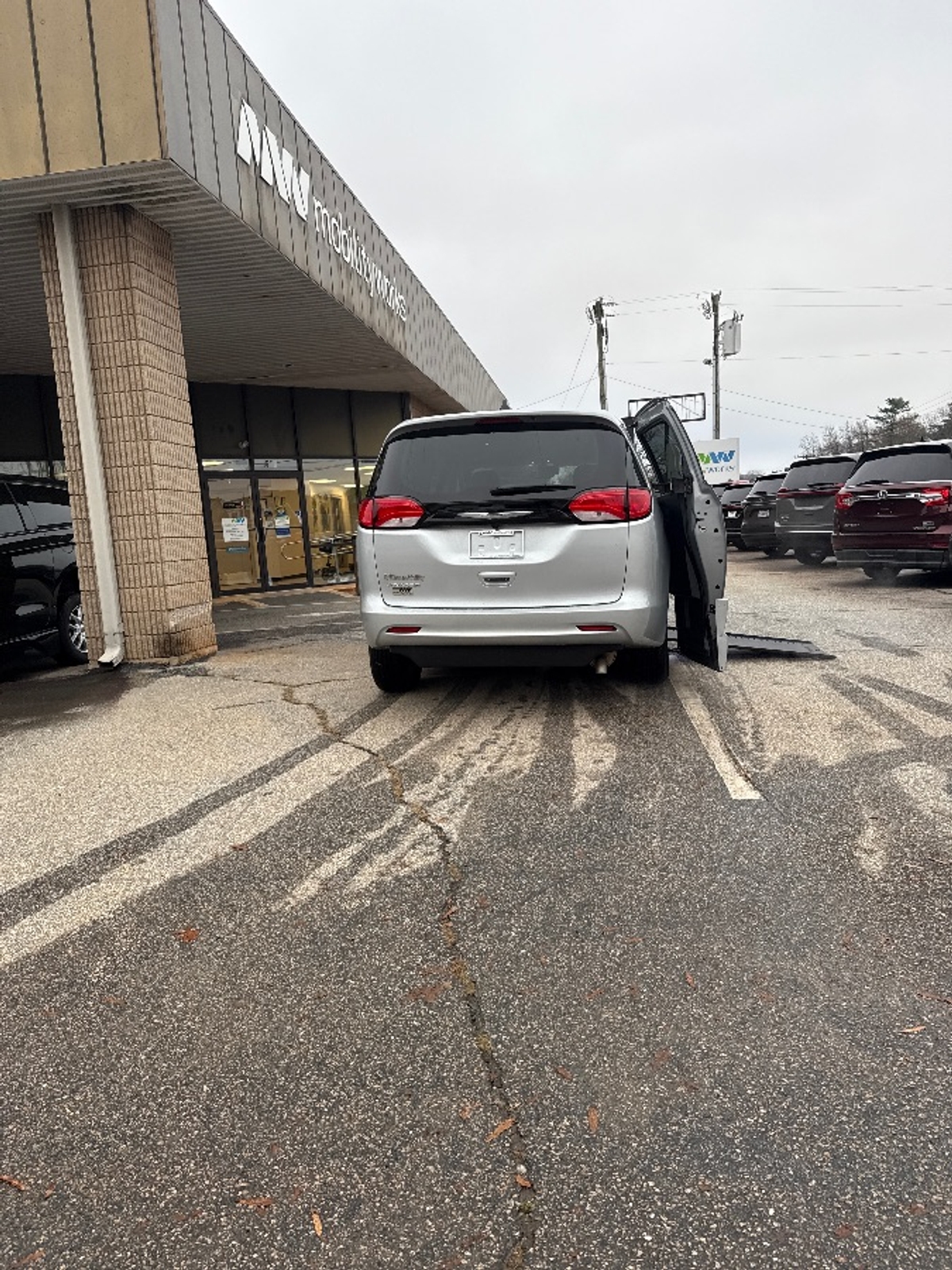 2023 CHRYSLER VOYAGER - Image 9