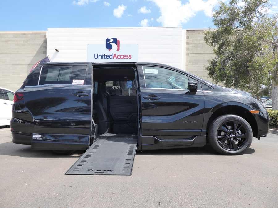 Used 2024 Honda Odyssey Sport - BraunAbility Side Entry In Floor Automatic Ramp