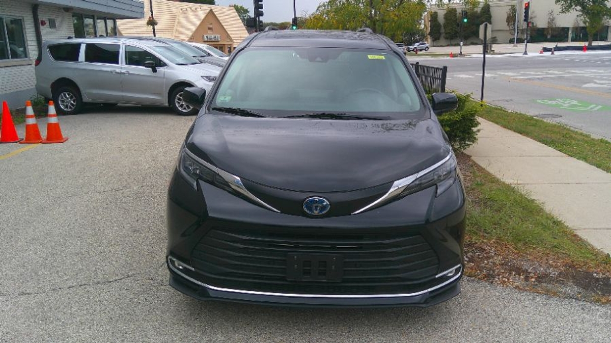 2024 TOYOTA SIENNA - Image 16