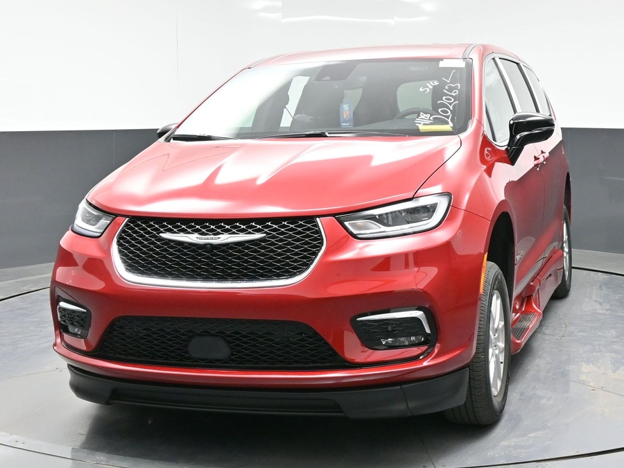 Red Chrysler Pacifica image number 1
