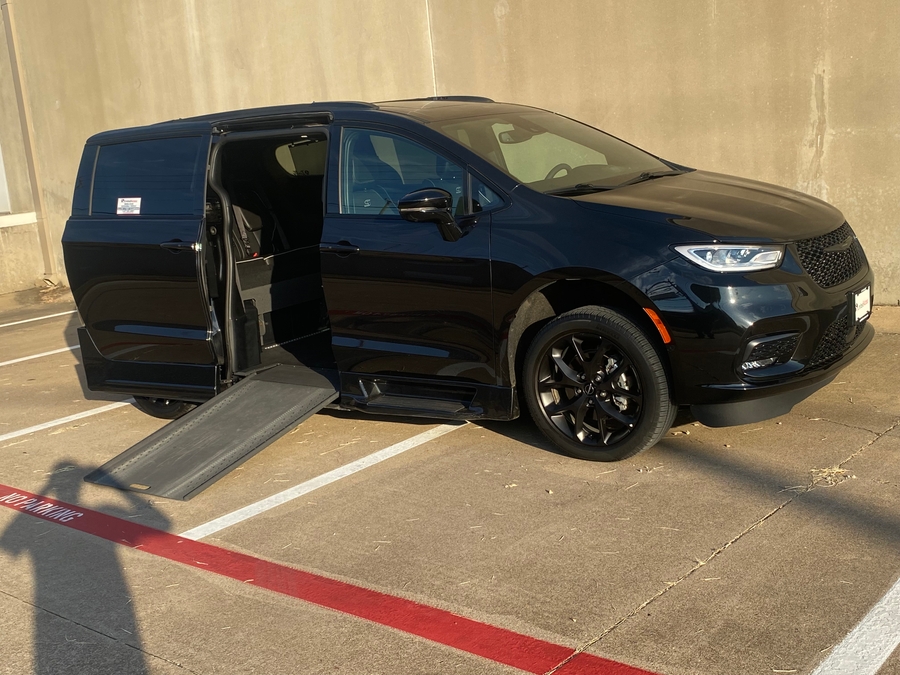 Used 2023 Chrysler Pacifica Limited Sport - RLX Side Entry Entry In Floor Automatic Ramp