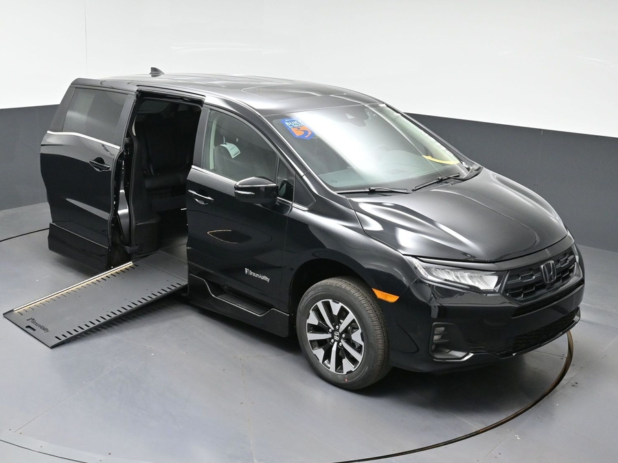 Black Honda Odyssey image number 20