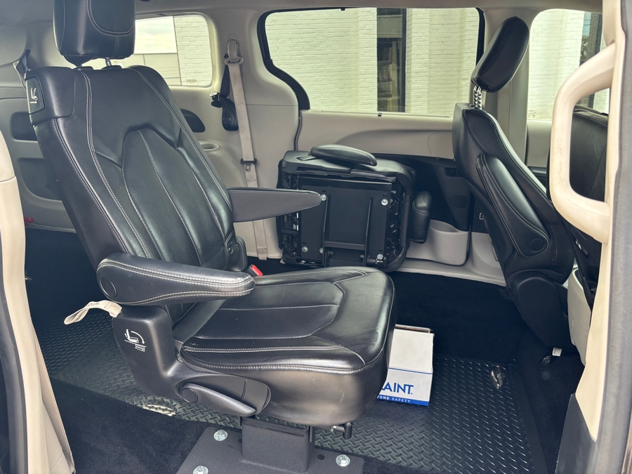 Used 2023 Chrysler Pacifica Touring L - ATS Commercial Rear Entry Fold Out Manual Ramp