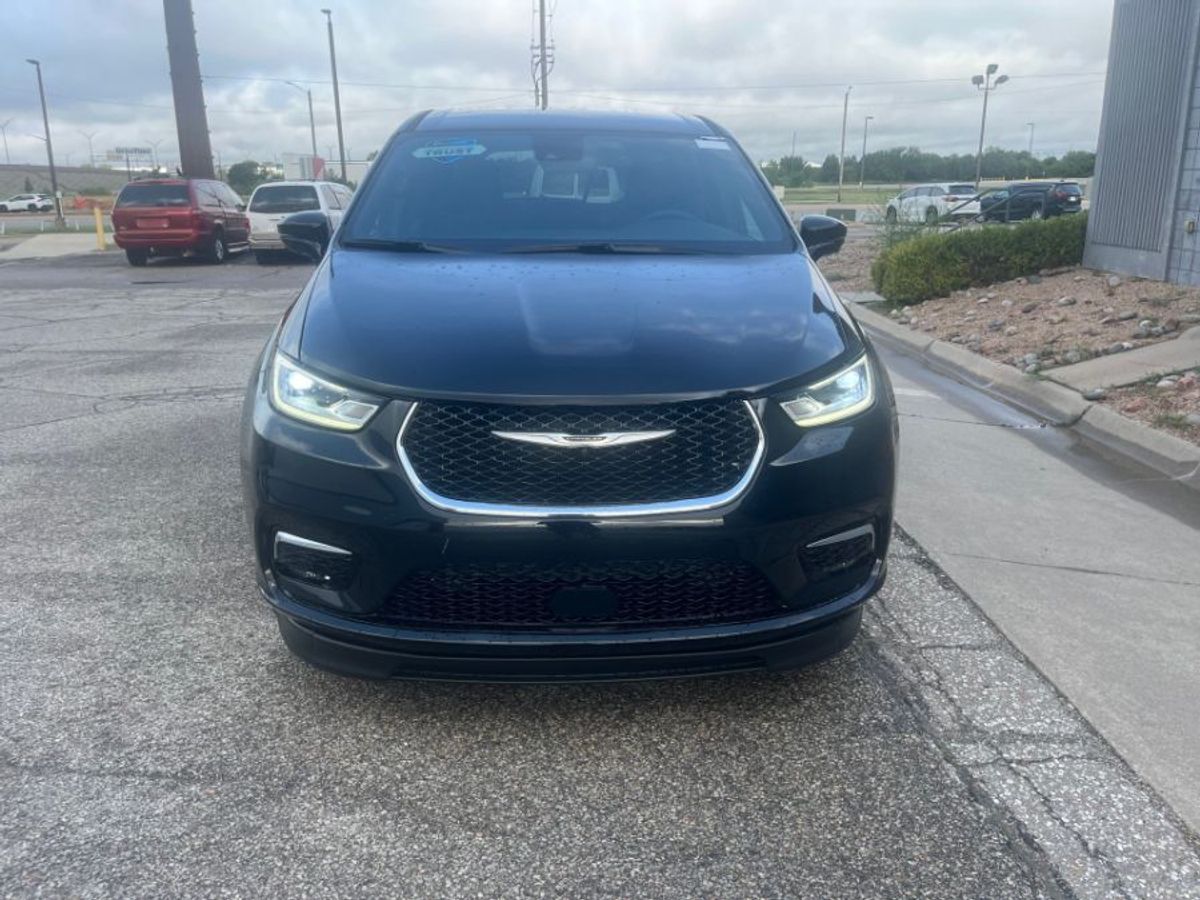 2025 CHRYSLER PACIFICA - Image 9