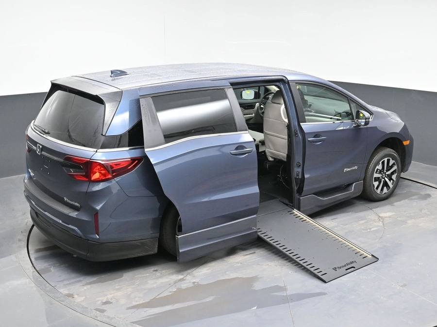 New 2026 Honda Odyssey EX-L - BraunAbility Side Entry Entry In Floor Automatic Ramp