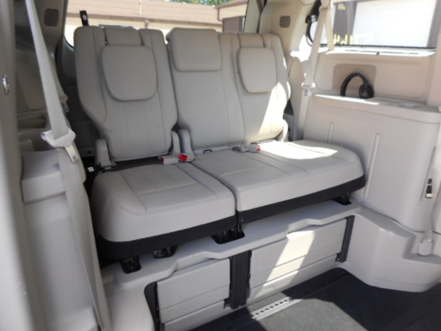 Mocha Java Pearl Chrysler Town and Country image number 22