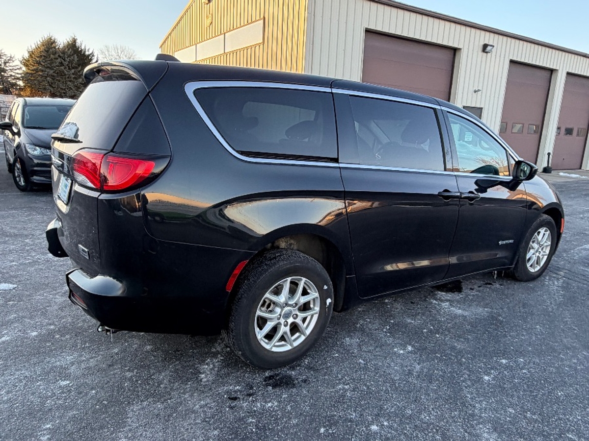 2024 CHRYSLER VOYAGER - Image 13