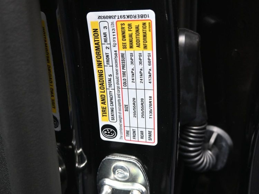New 2026 Chevrolet Traverse 1LT Midnight - BraunAbility Side Entry In Floor Automatic Ramp