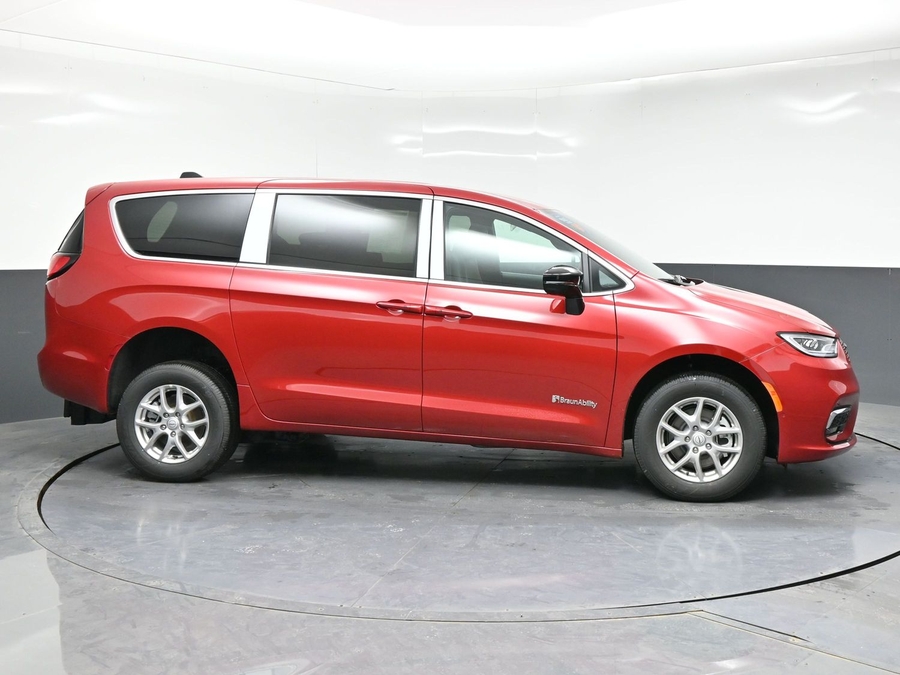 Red Chrysler Pacifica image number 5