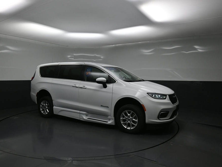 Used 2023 Chrysler Pacifica Touring L - BraunAbility Side Entry Fold Out Automatic Ramp