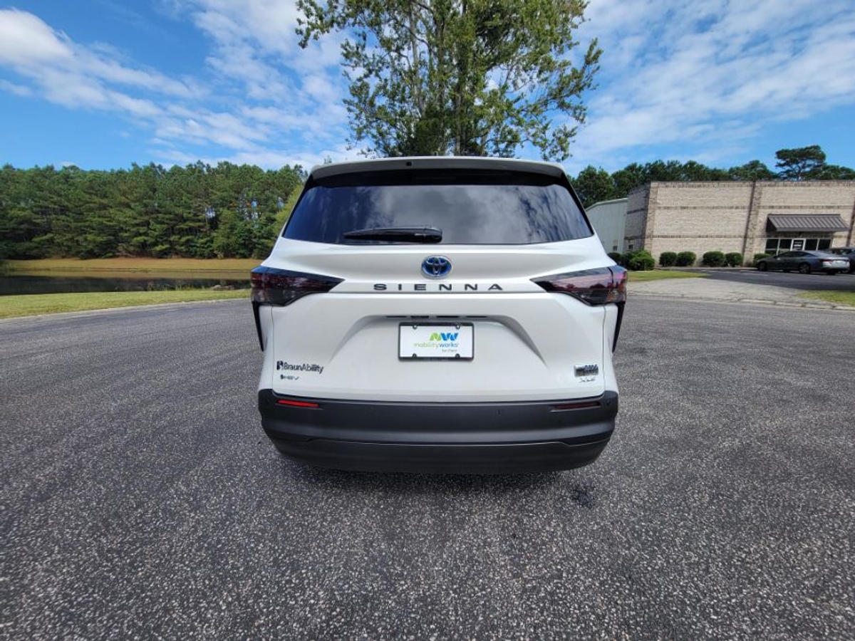 2025 TOYOTA SIENNA - Image 5