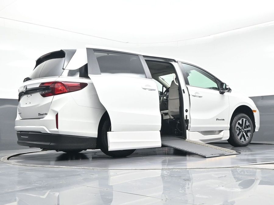 New 2026 Honda Odyssey EX-L - BraunAbility Side Entry Entry In Floor Automatic Ramp